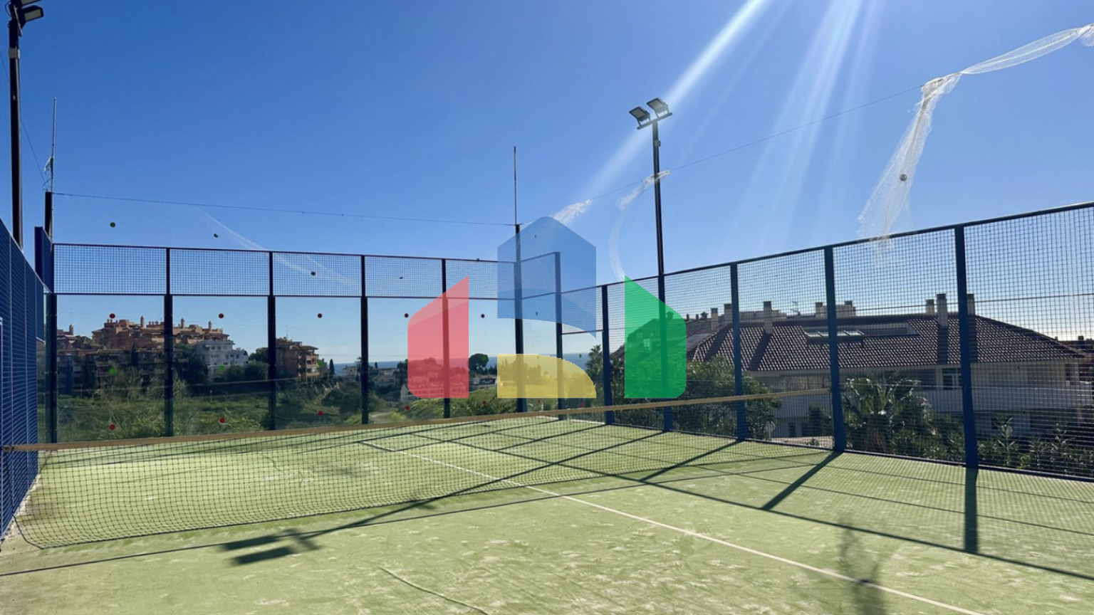 Светлый двухуровневый пентхаус с 2 спальнями и панорамным видом в Лос-Пакос, Фуэнхирола