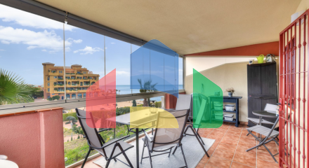 Стильная двухкомнатная квартира с видом на море в Карвахале, Фуэнхирола
