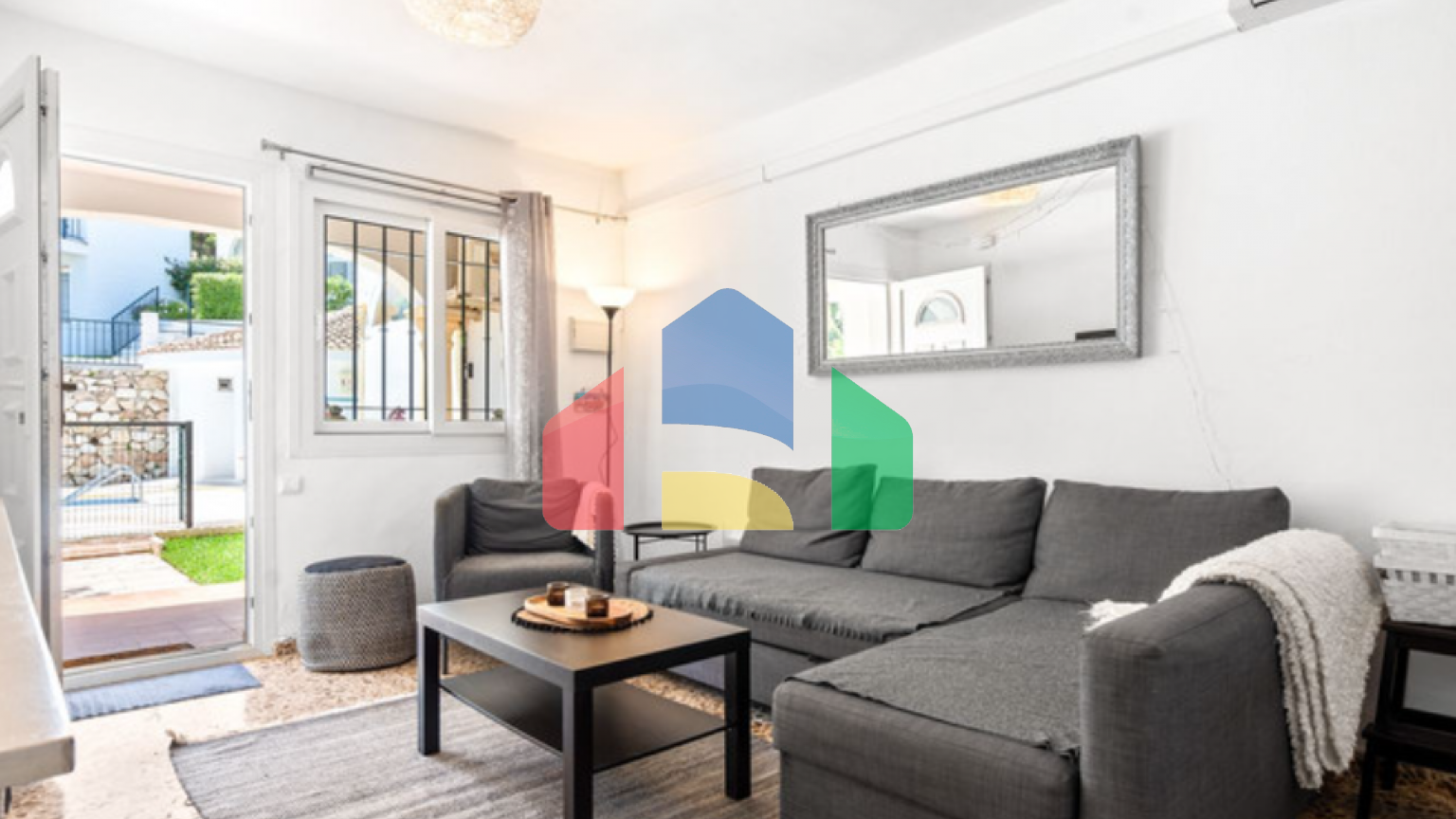 Очаровательная Квартира с Садом и 2 Спальнями с Видом на Бассейн в Сердце Торребланки Очаровательная Квартира с Садом и 2 Спальнями с Видом на Бассейн в Сердце Торребланки