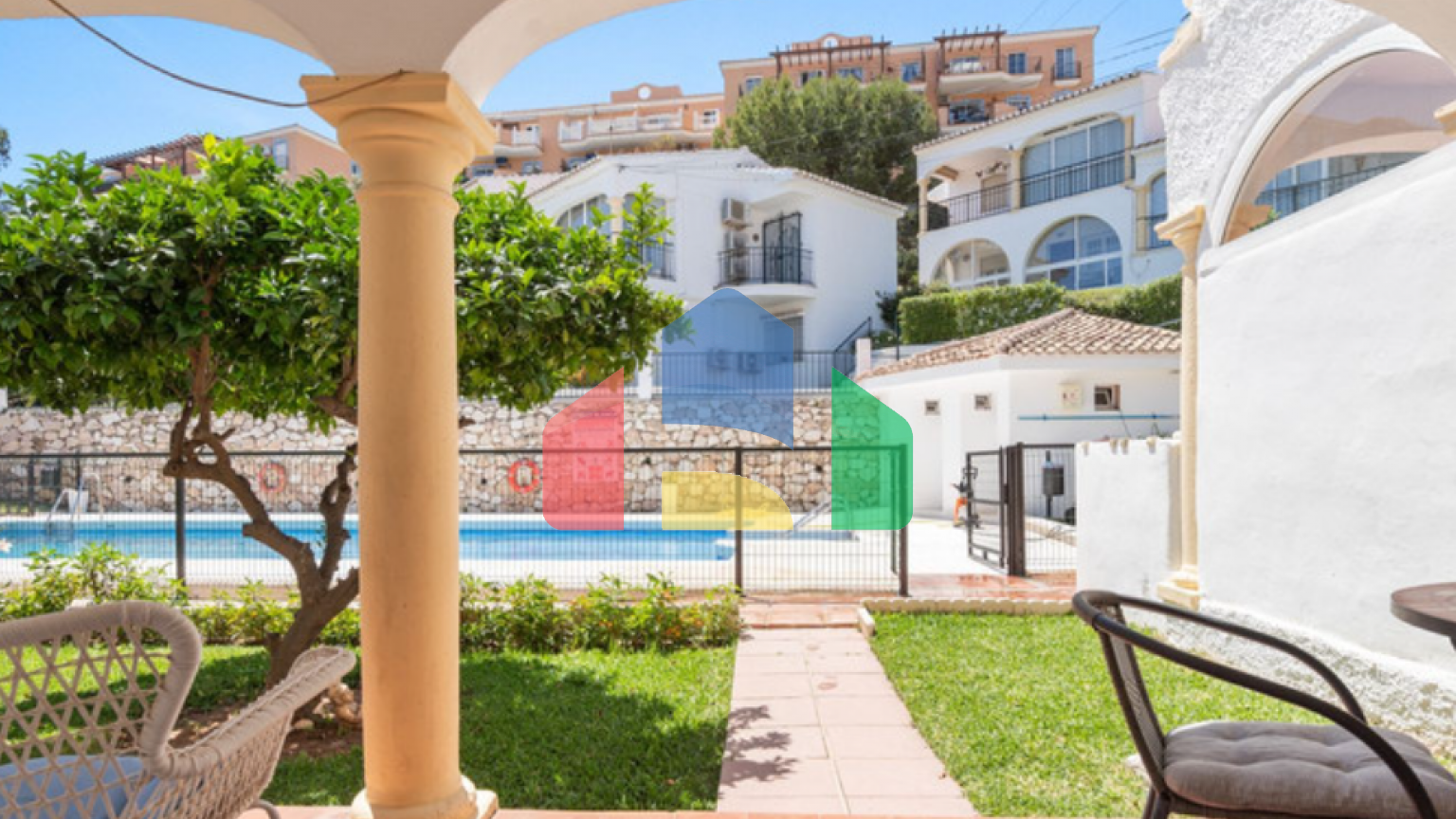 Очаровательная Квартира с Садом и 2 Спальнями с Видом на Бассейн в Сердце Торребланки Очаровательная Квартира с Садом и 2 Спальнями с Видом на Бассейн в Сердце Торребланки