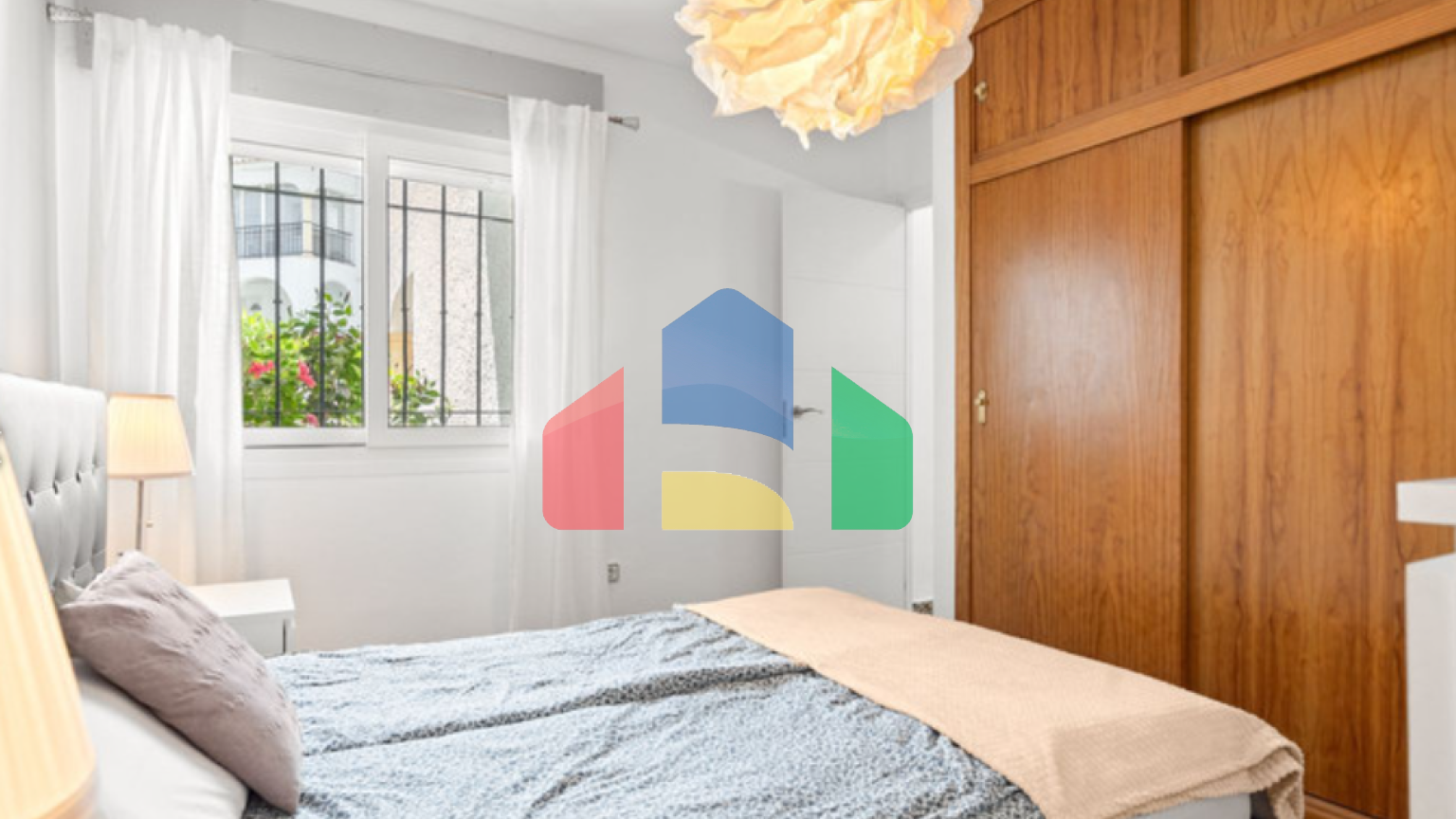 Очаровательная Квартира с Садом и 2 Спальнями с Видом на Бассейн в Сердце Торребланки