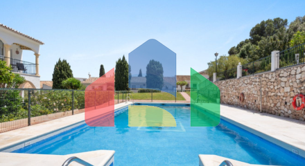 Очаровательная Квартира с Садом и 2 Спальнями с Видом на Бассейн в Сердце Торребланки