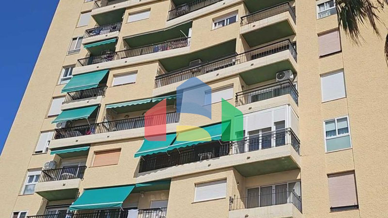 Уникальная возможность на первой линии пляжа ждет вас!