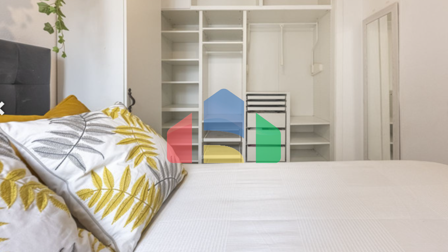 Просторная и светлая квартира с видом на море и горы в Торребланка