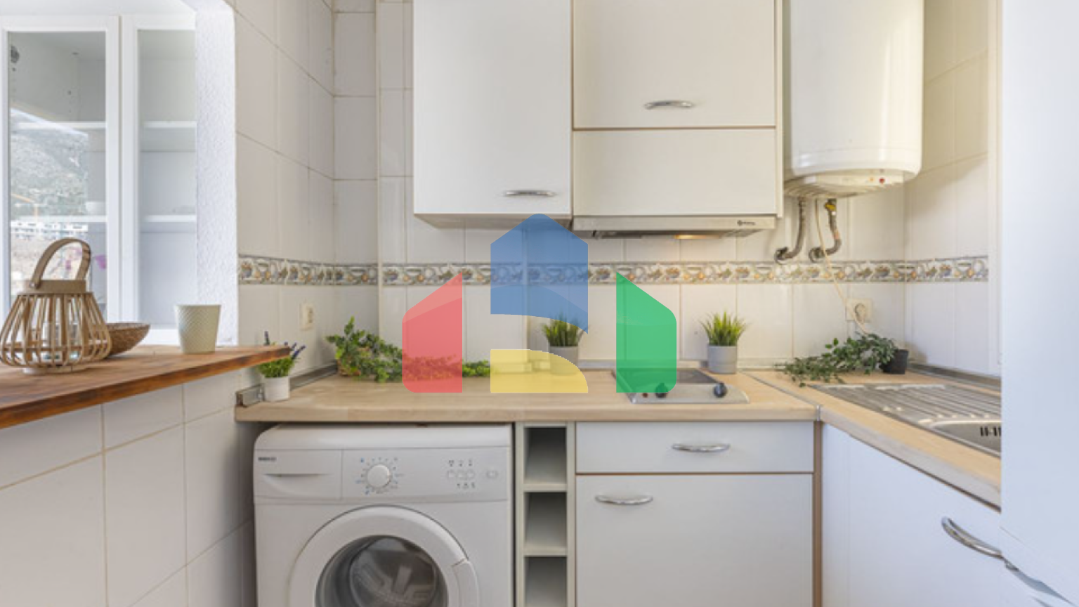 Просторная и светлая квартира с видом на море и горы в Торребланка