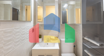 Просторная и светлая квартира с видом на море и горы в Торребланка