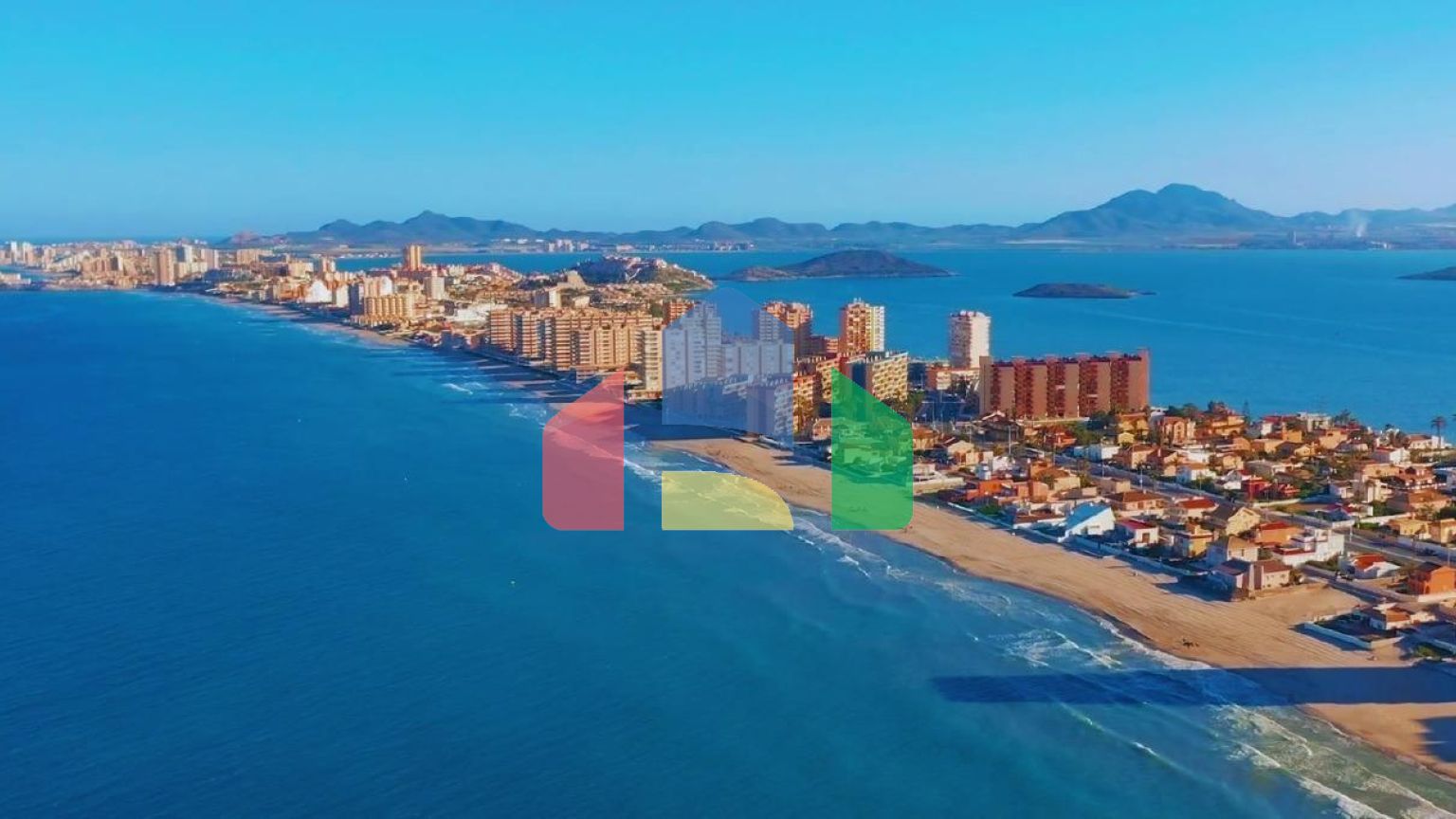 КРАСИВЫЕ ТАУНХАУСЫ В ЛА-МАНГЕ