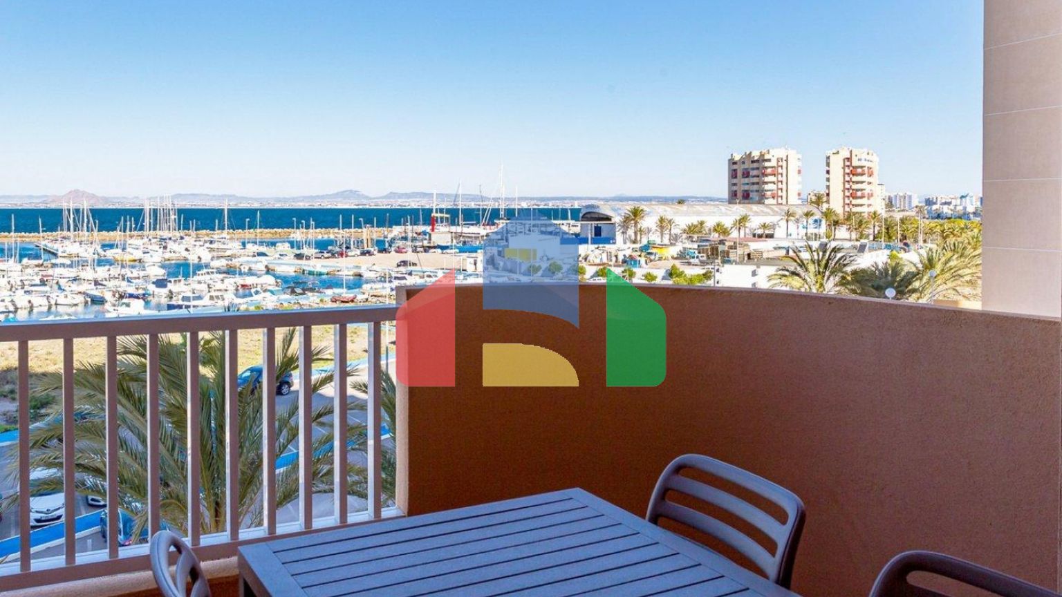 КРАСИВЫЕ КВАРТИРЫ С ВИДОМ НА МОРЕ В ЛА МАНГЕ