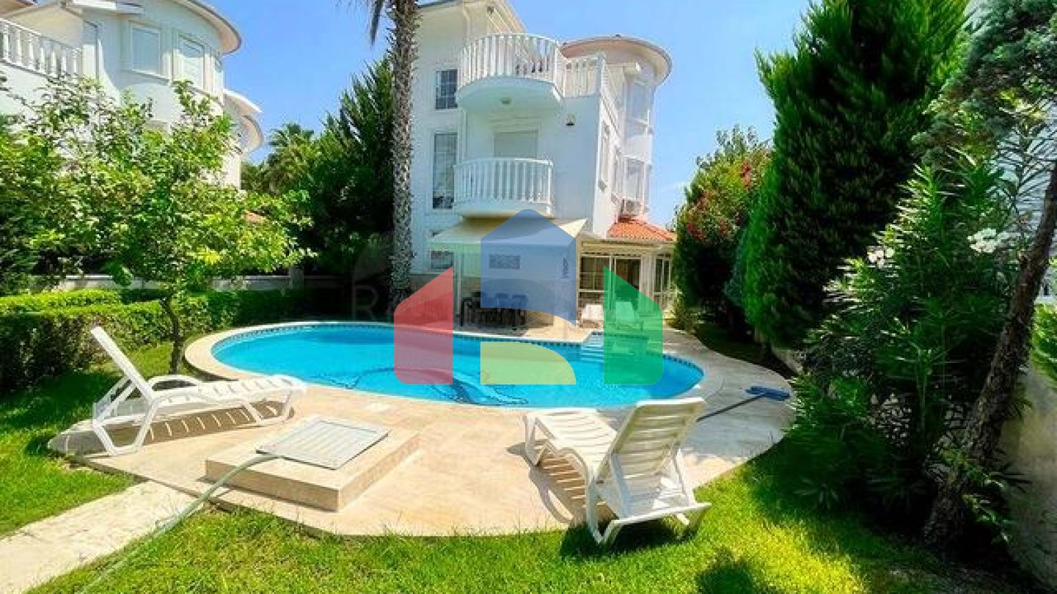 Вілла планування 3 + 1 розміром 320 м2 в районі Белек