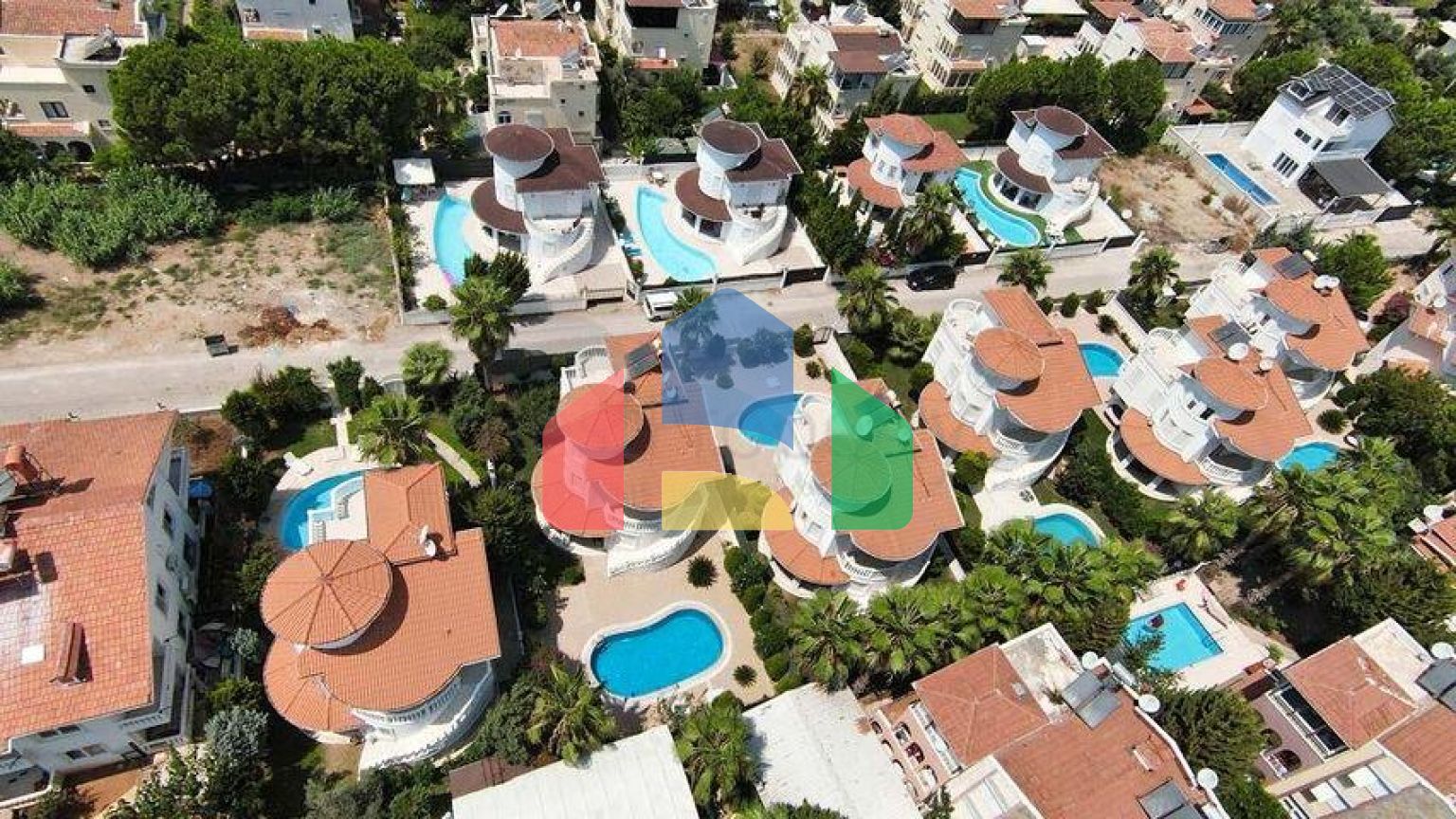 Вілла планування 3 + 1 розміром 320 м2 в районі Белек