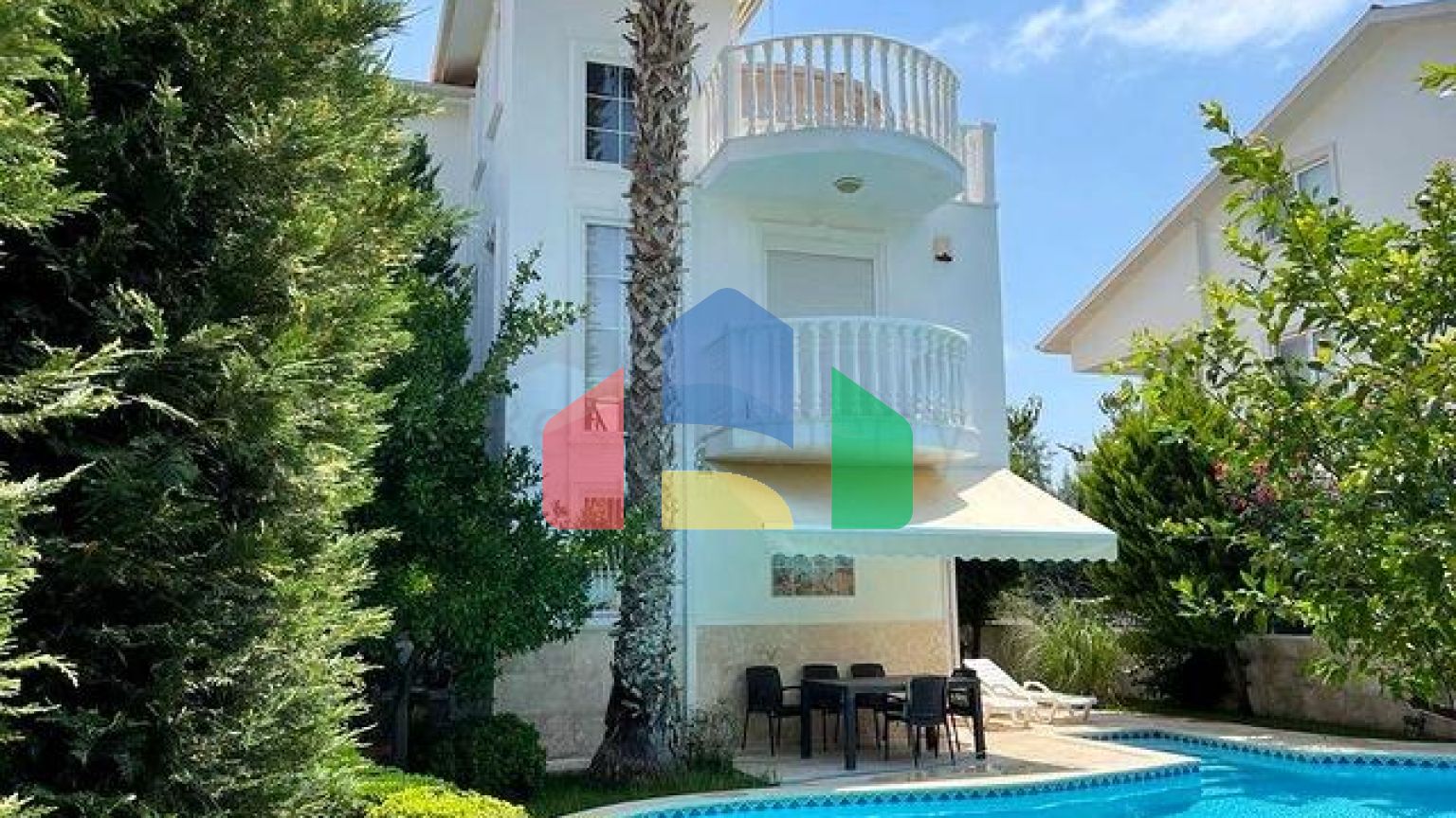 Вілла планування 3 + 1 розміром 320 м2 в районі Белек