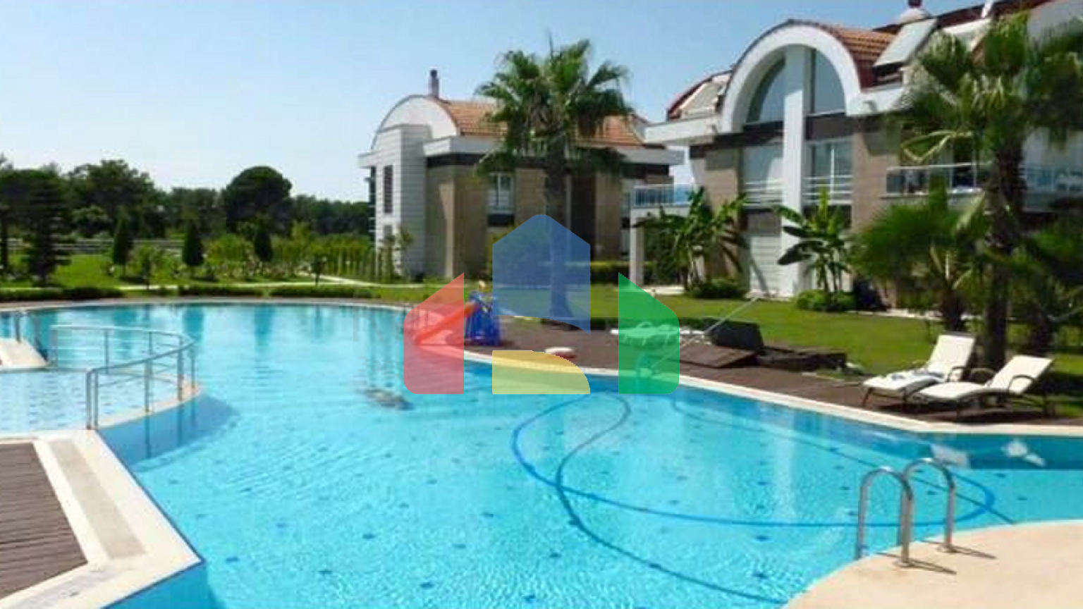 Вилла 4+1 с мебелью рядом с Национальным гольф клубом в Кадрие Белеке