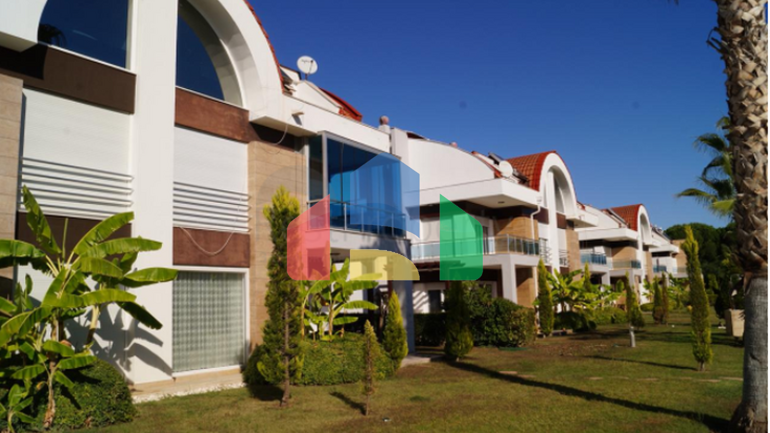 Вилла 4+1 с мебелью рядом с Национальным гольф клубом в Кадрие Белеке