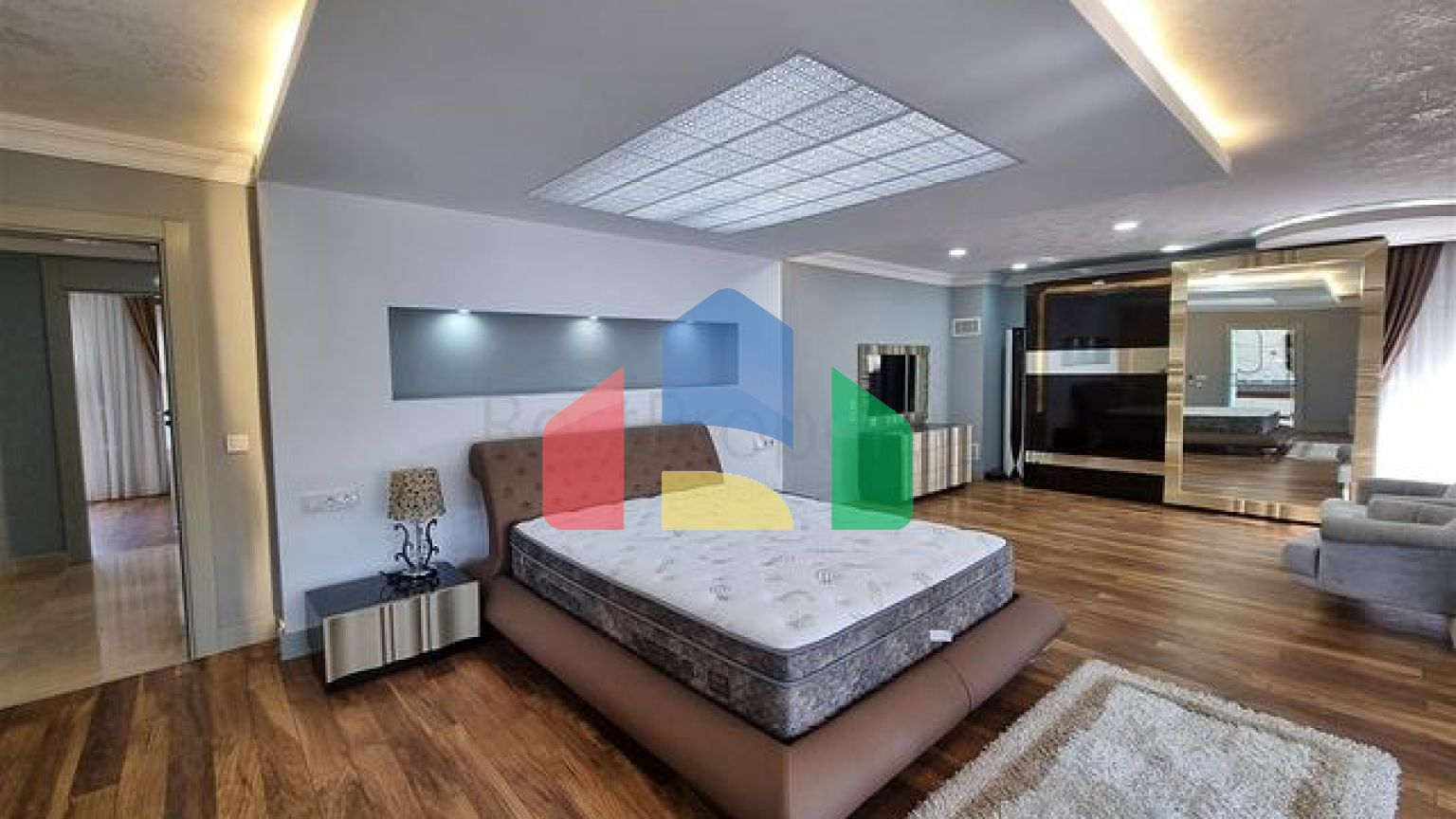 Вилла планировки 4+1 в микрорайоне Кадрие - Анталия