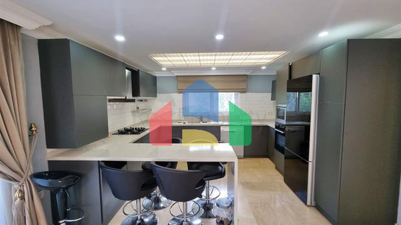 Вилла планировки 4+1 в микрорайоне Кадрие - Анталия