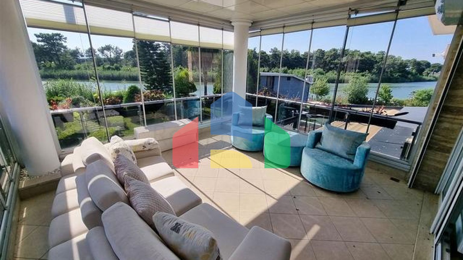 Вилла планировки 4+1 в микрорайоне Кадрие - Анталия