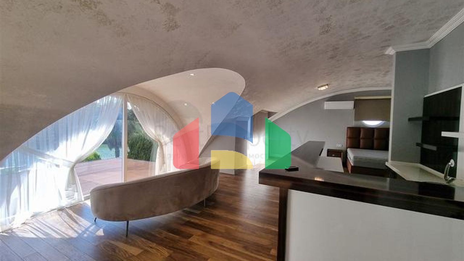 Вилла планировки 4+1 в микрорайоне Кадрие - Анталия