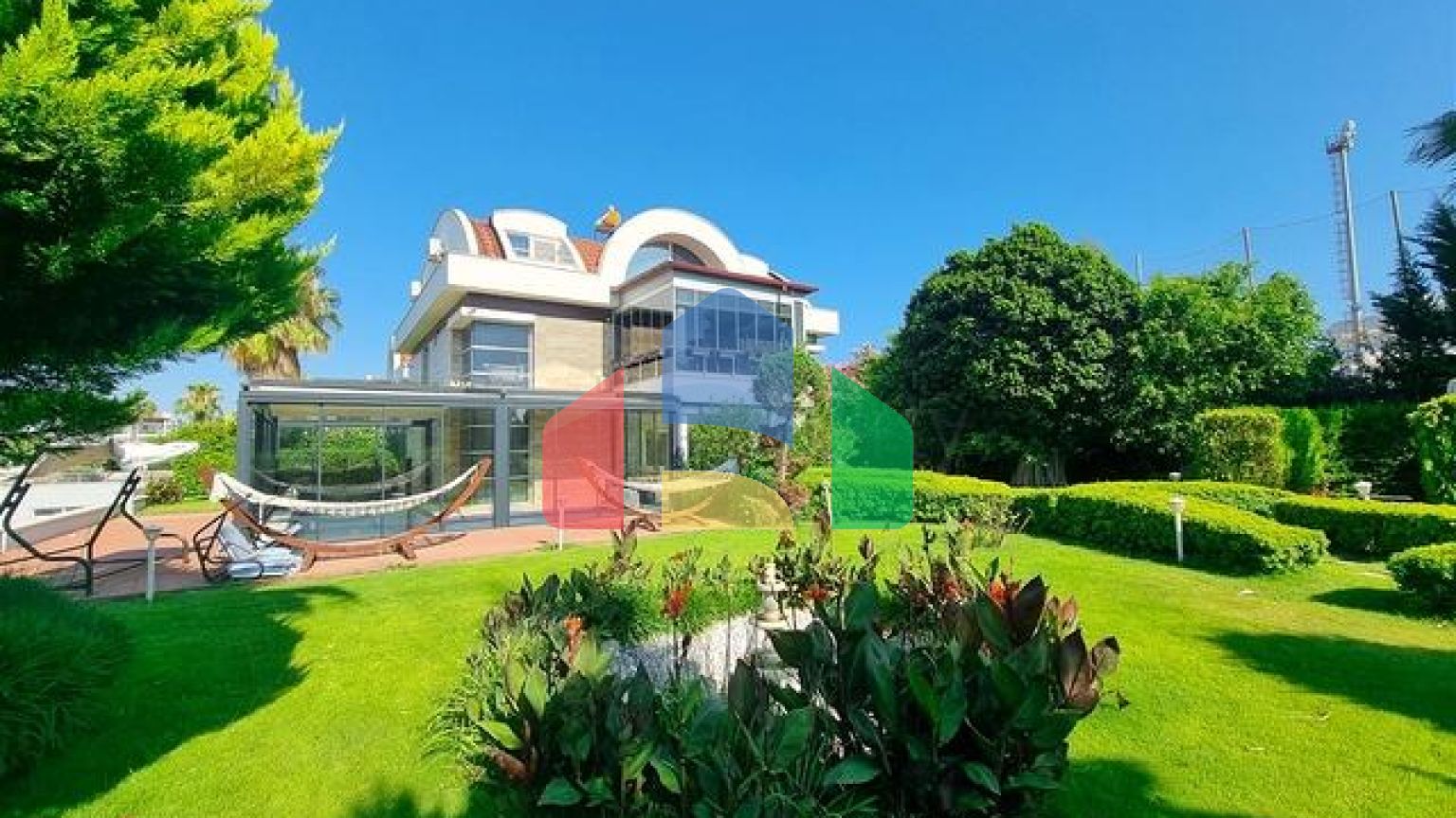 Вилла планировки 4+1 в микрорайоне Кадрие - Анталия