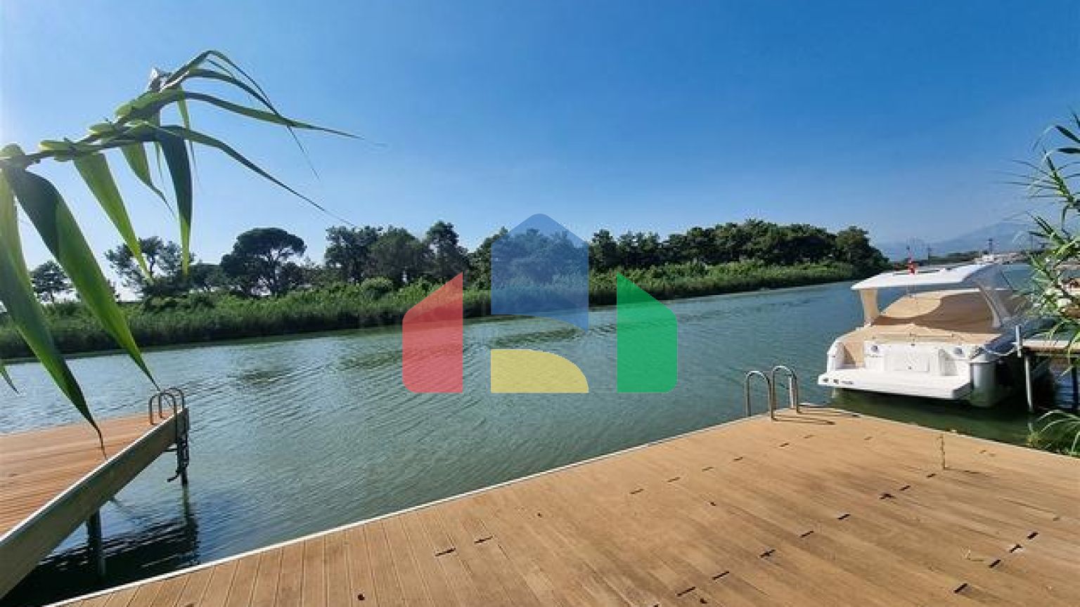 Вилла планировки 4+1 в микрорайоне Кадрие - Анталия