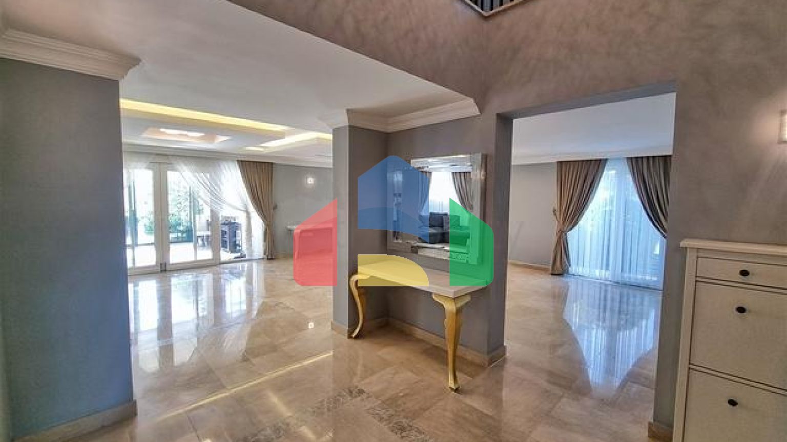 Вилла планировки 4+1 в микрорайоне Кадрие - Анталия