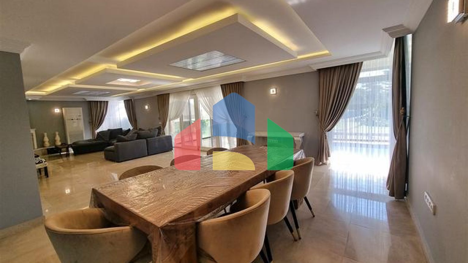 Вилла планировки 4+1 в микрорайоне Кадрие - Анталия