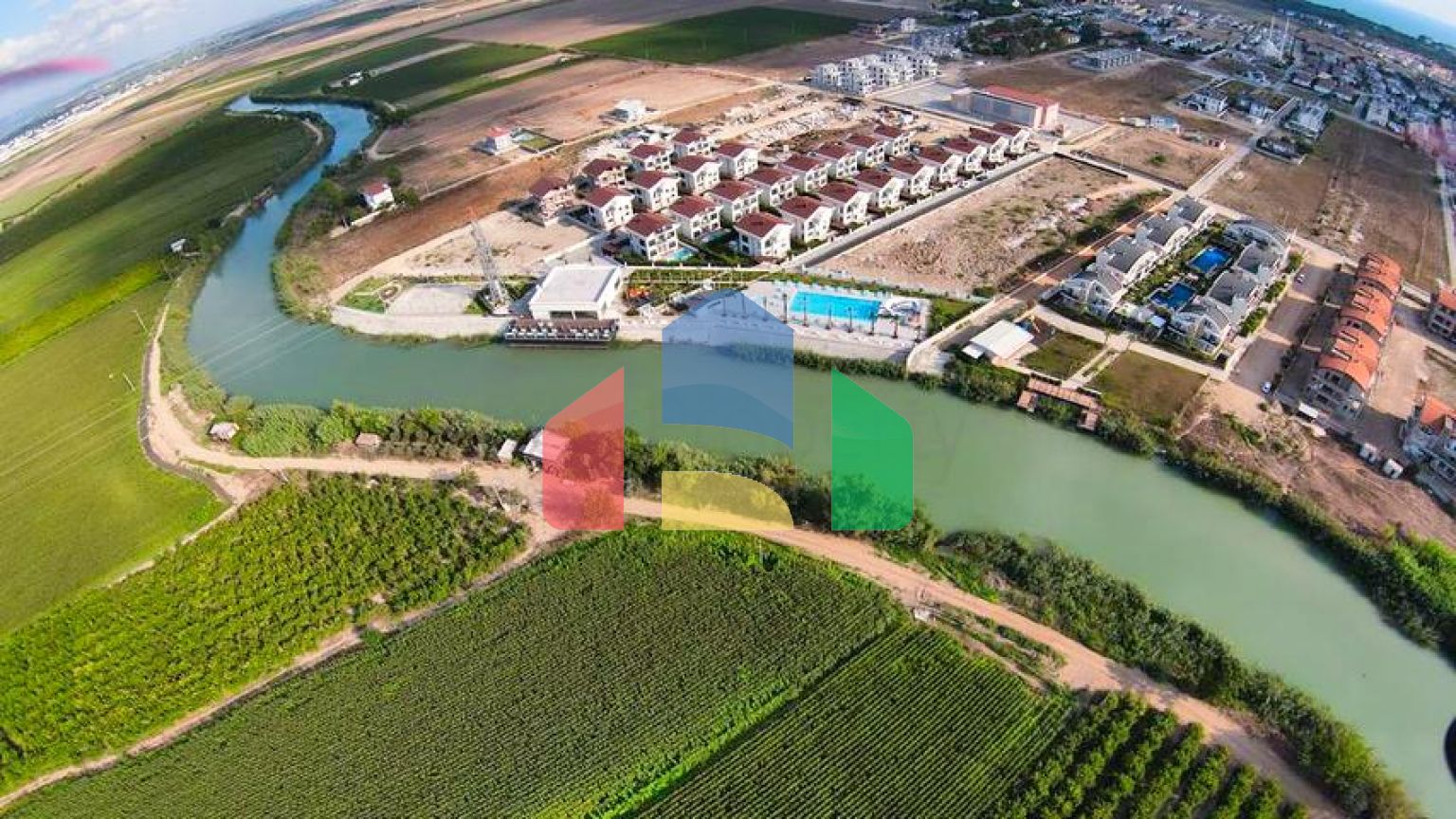 Виллы на завершении строительства в центре Белека