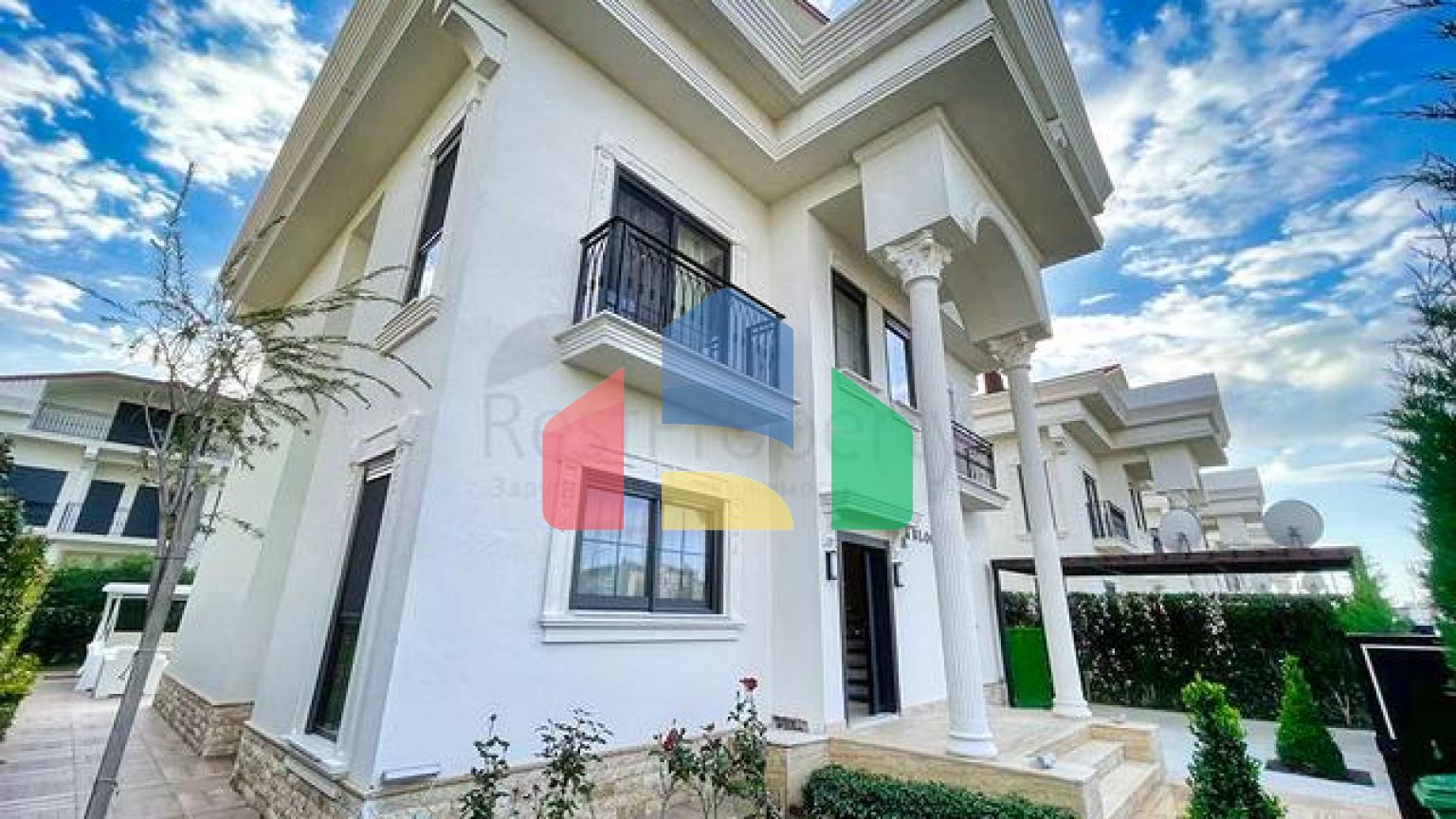 Виллы на завершении строительства в центре Белека