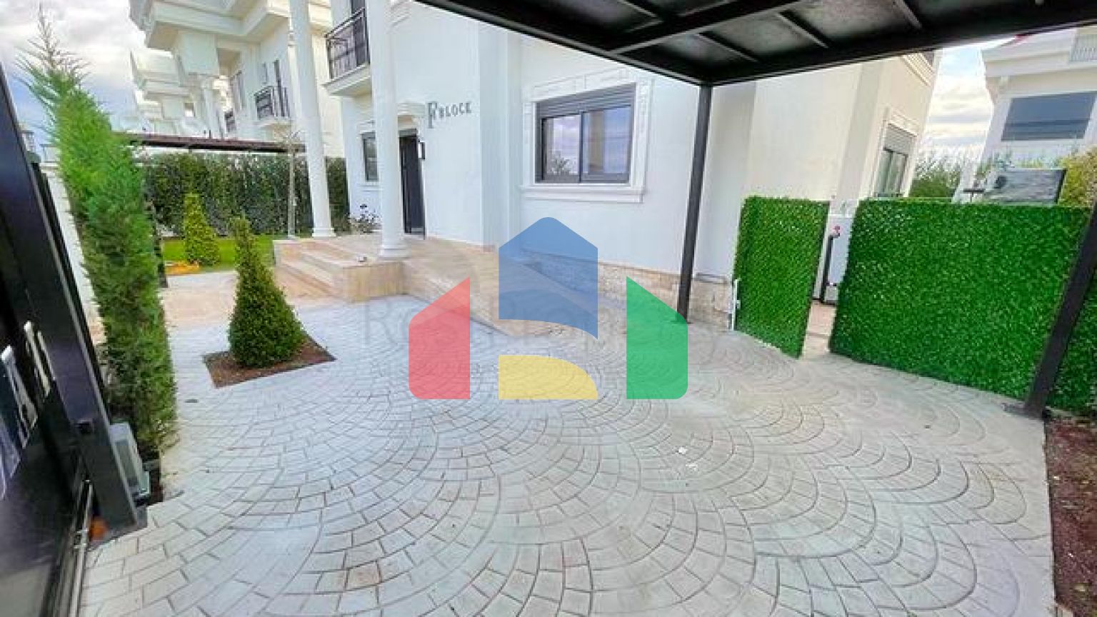 Виллы на завершении строительства в центре Белека