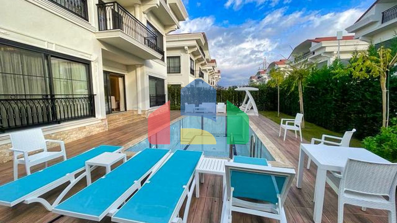 Виллы на завершении строительства в центре Белека