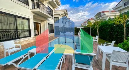 Виллы на завершении строительства в центре Белека