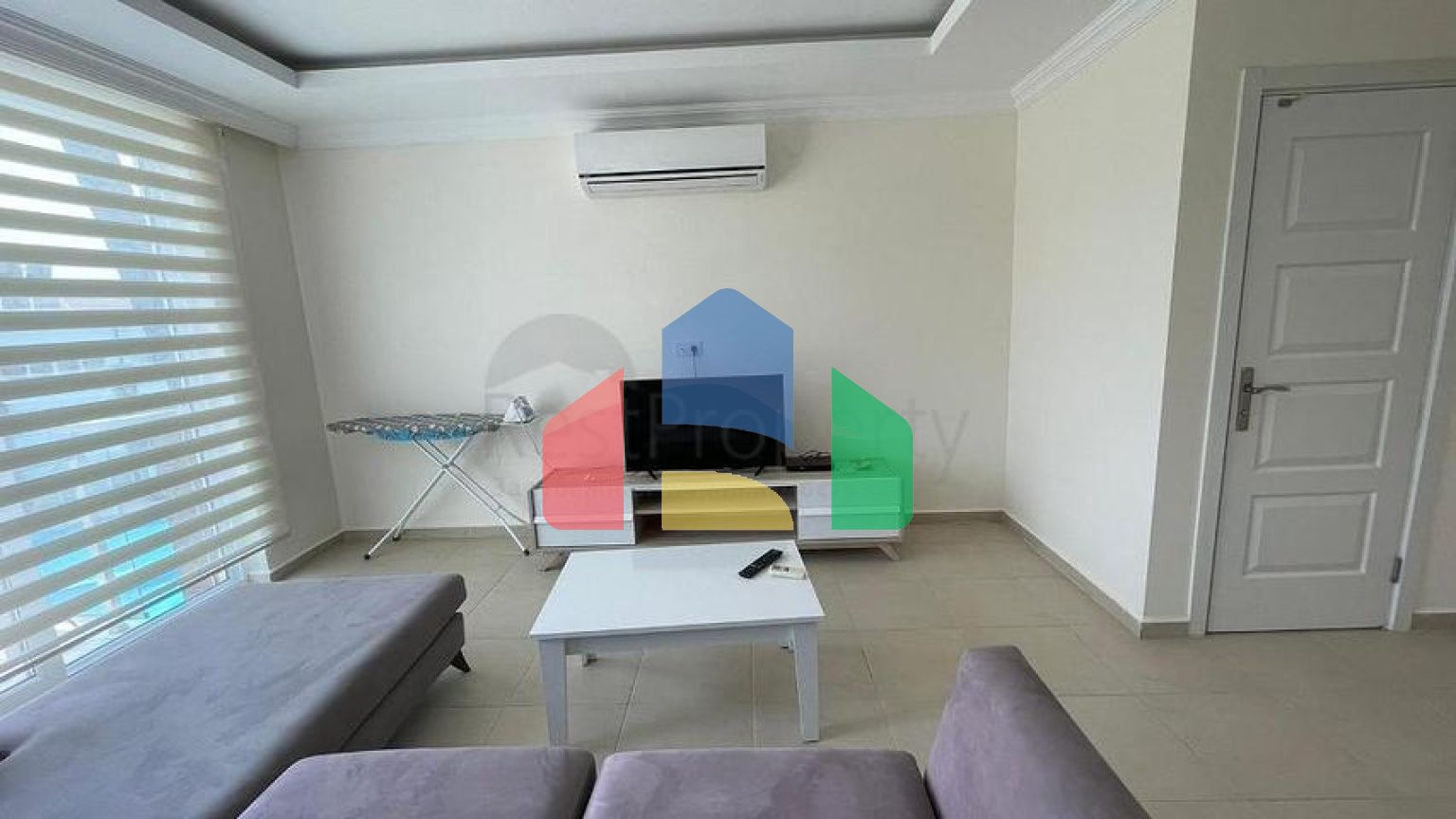 Квартира 2+1 с видом на горы , с большим бассейном -  Оваджыик