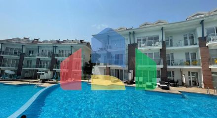 Квартира 2+1 с видом на горы , с большим бассейном -  Оваджыик