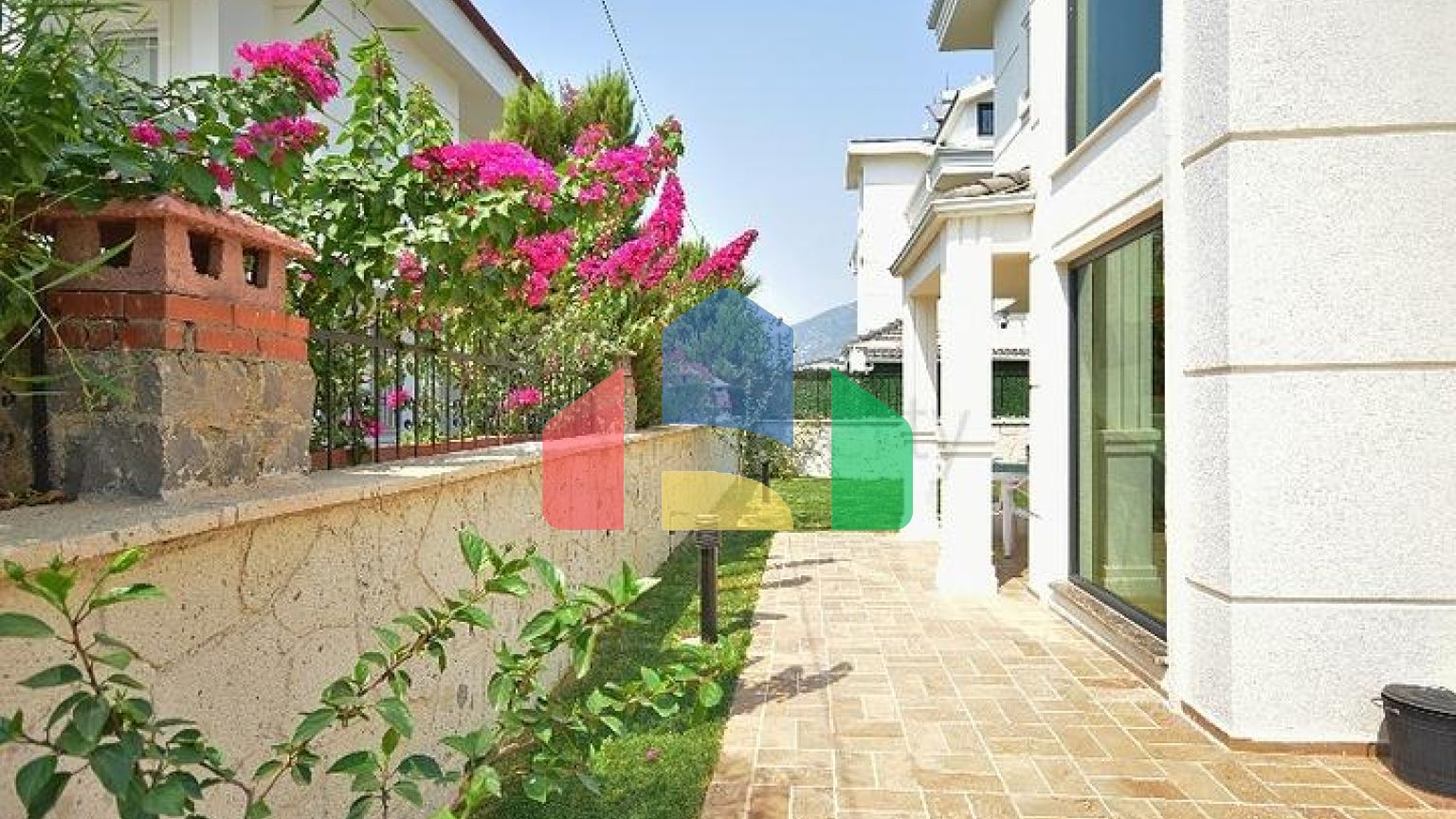 Вилла планировки 4+1 в районе Фетхие