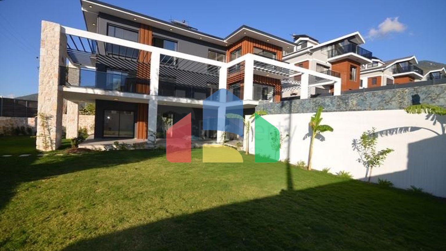 Вилла планировки 4+1 в районе Фетхие - Анталия