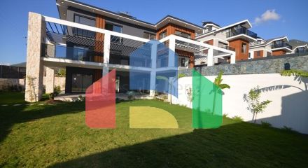 Вилла планировки 4+1 в районе Фетхие - Анталия