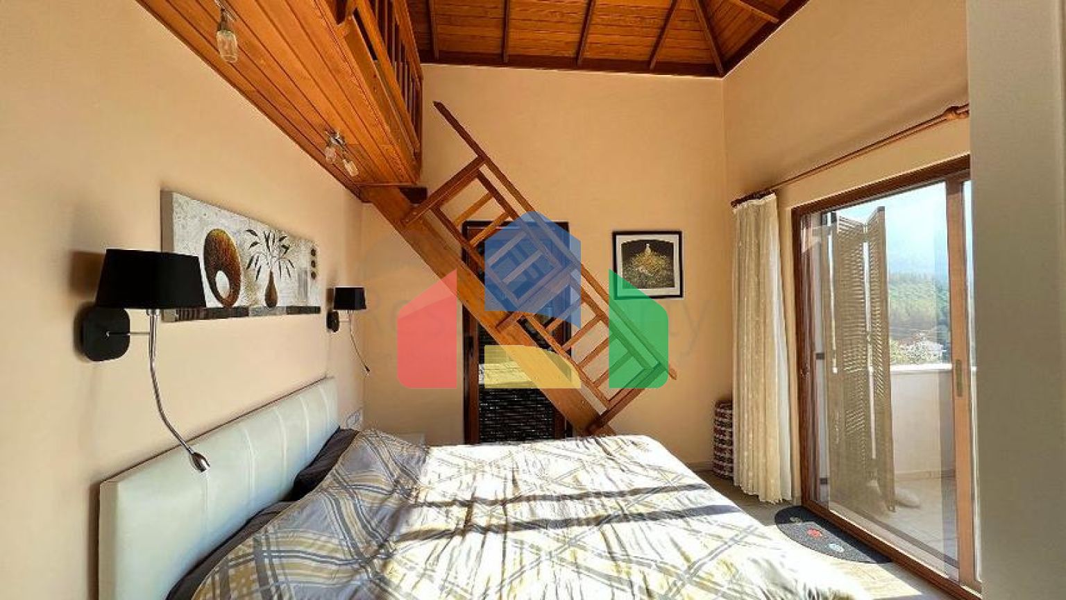 Вилла планировки 7+1 в районе Фетхие - Анталия