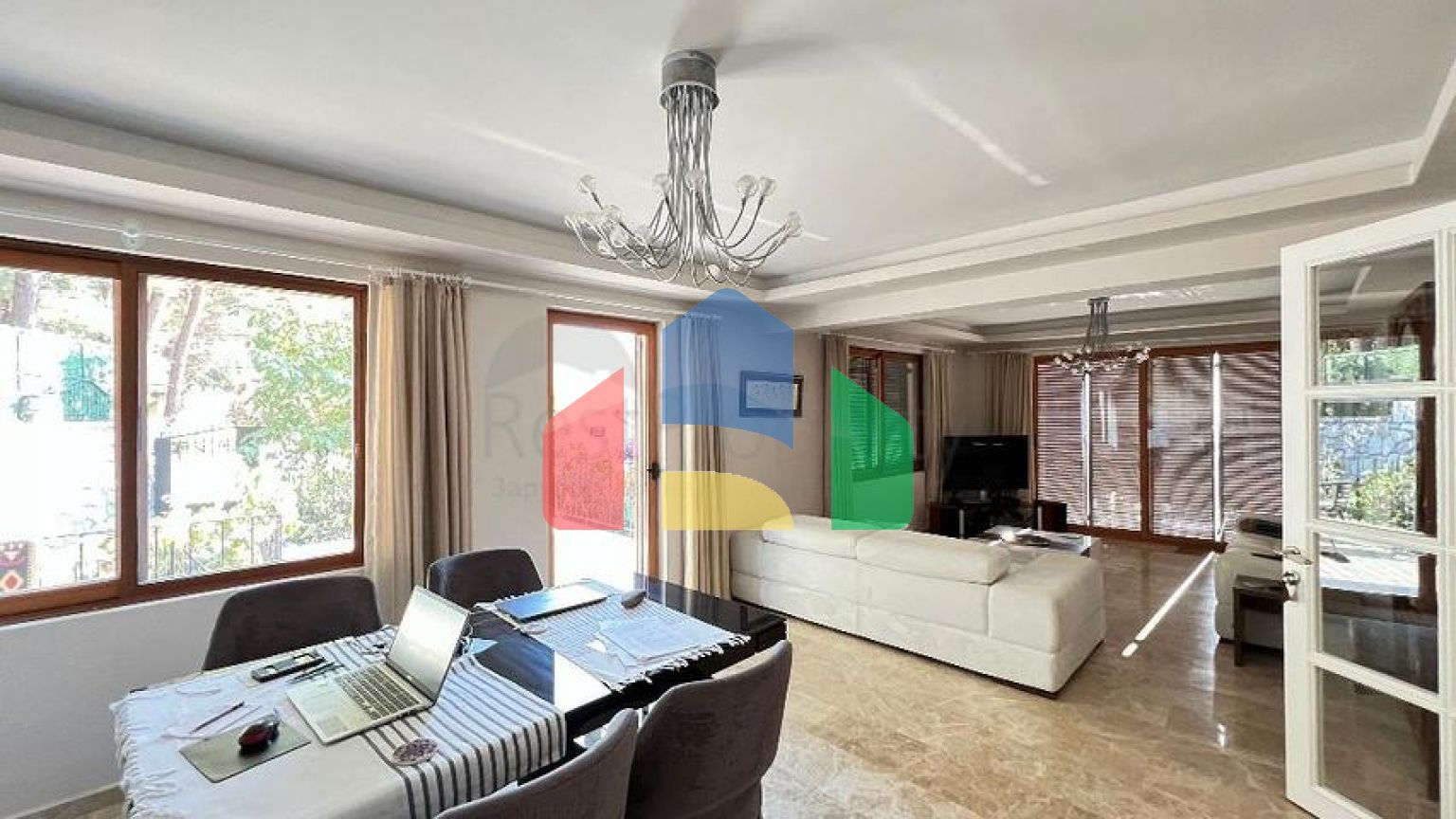 Вилла планировки 7+1 в районе Фетхие - Анталия