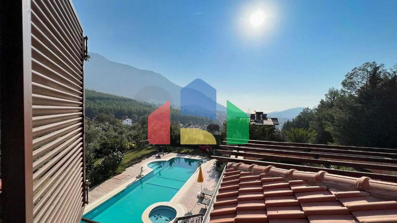 Вилла планировки 7+1 в районе Фетхие - Анталия