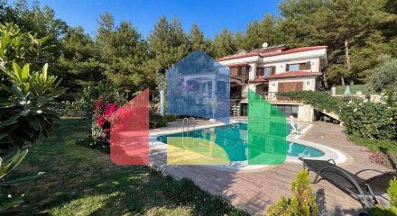 Вилла планировки 7+1 в районе Фетхие - Анталия