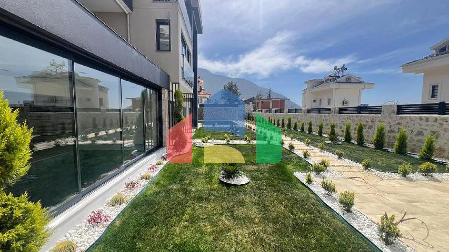 Вилла планировки 6+1 в районе Фетхие - Анталия