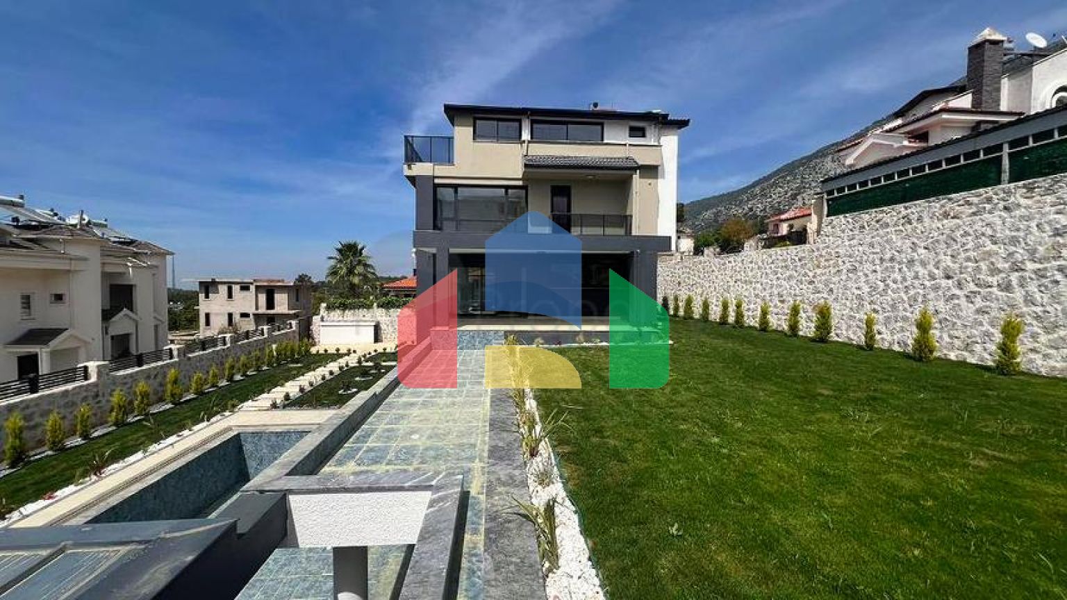 Вилла планировки 6+1 в районе Фетхие - Анталия