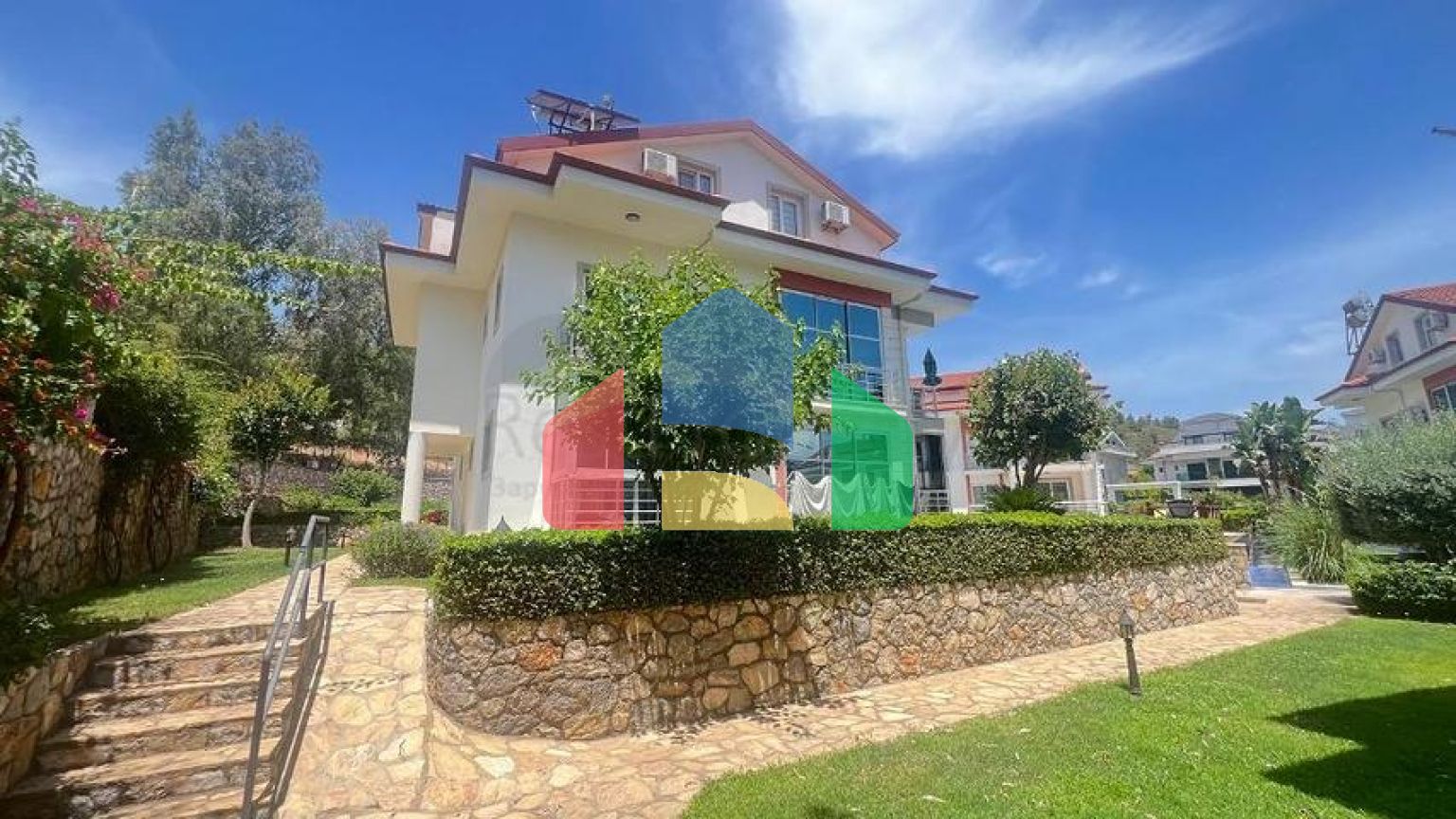 Квартира планировки 3+1 в районе Фетхие - Анталия