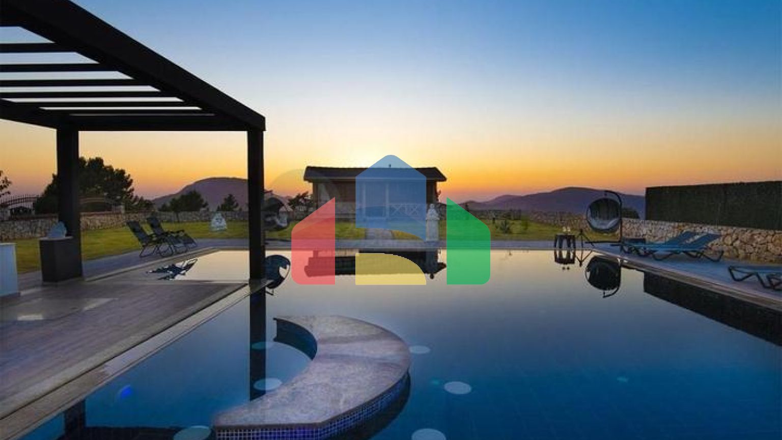 Вилла планировки 6+1 в районе Фетхие - Анталия