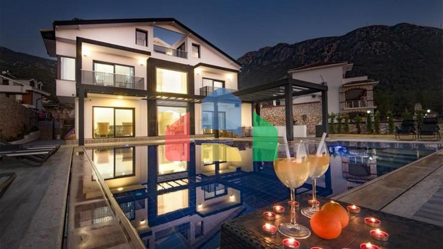 Вилла планировки 6+1 в районе Фетхие - Анталия