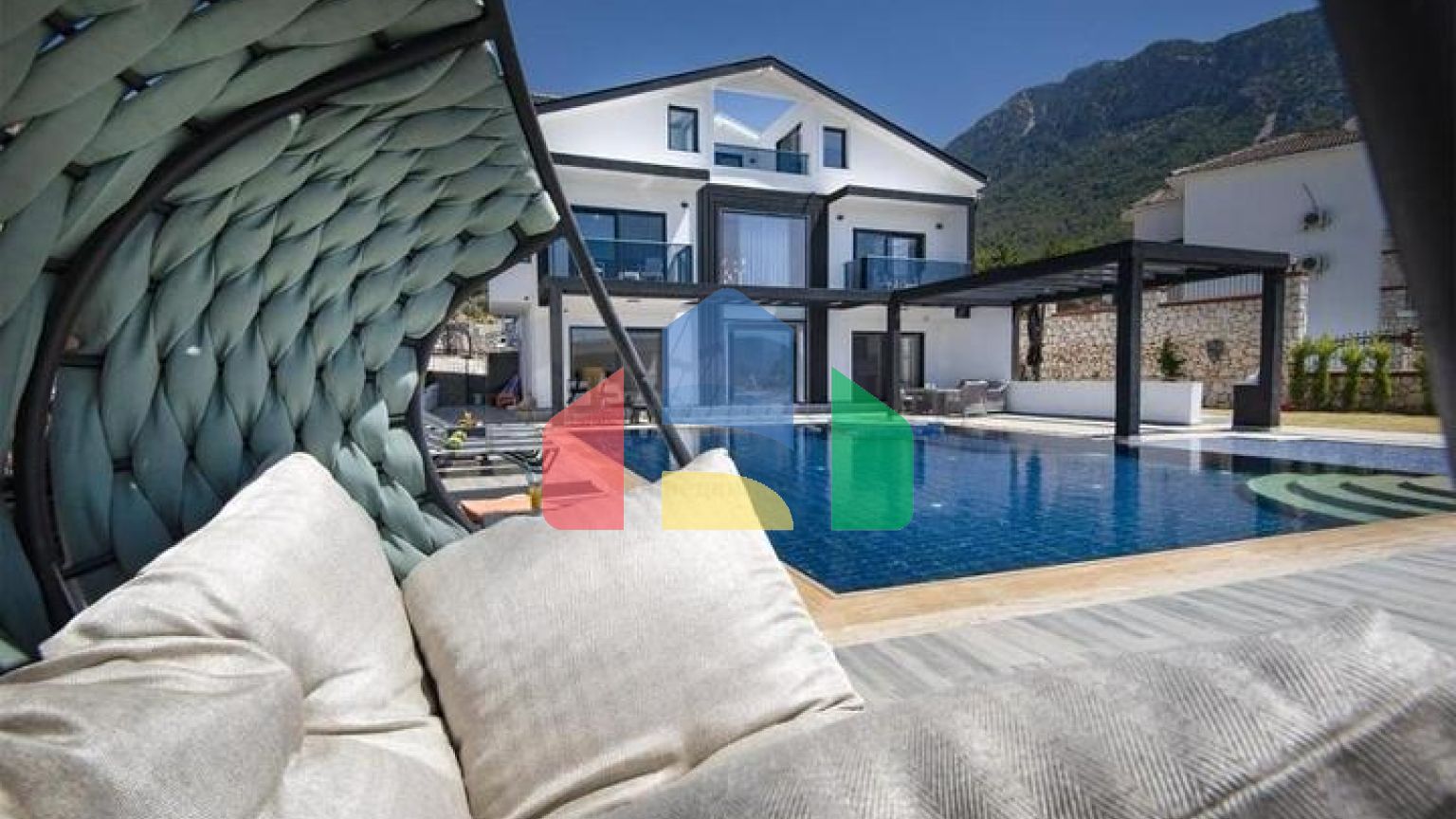 Вилла планировки 6+1 в районе Фетхие - Анталия