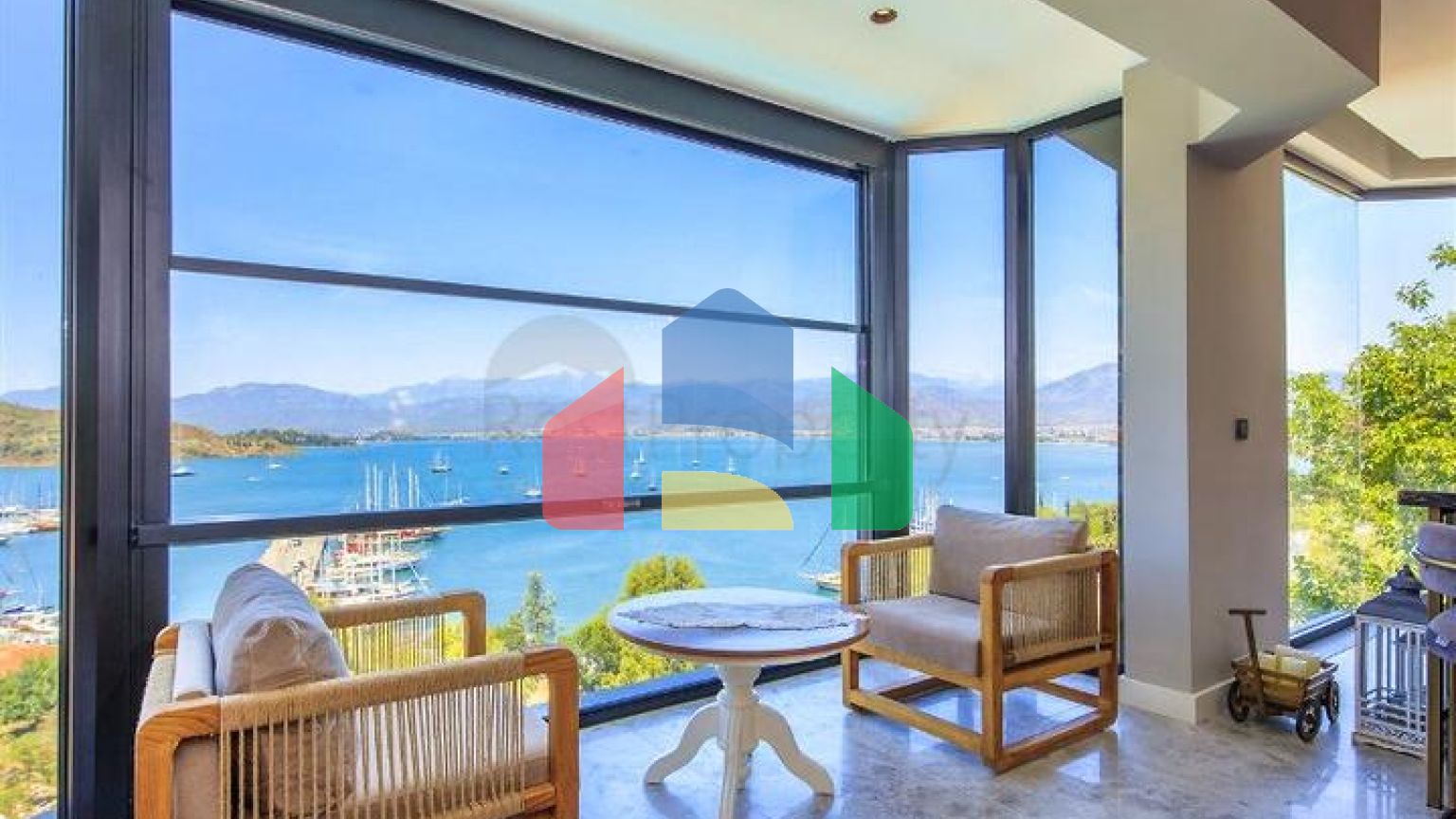 Вилла планировки 5+1 в районе Фетхие - Анталия