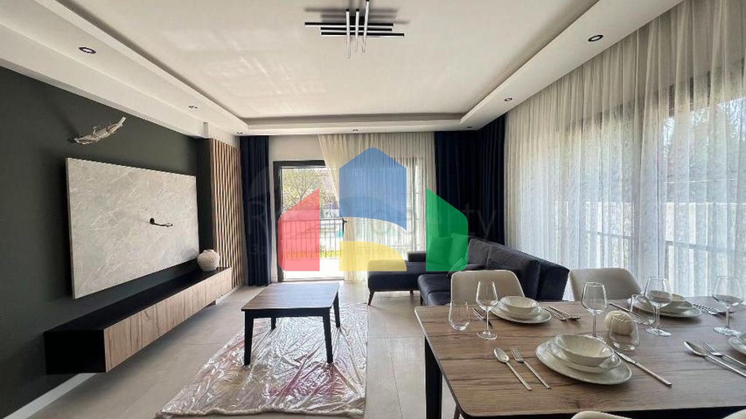 Квартиры планировки 2+1 и 4+1 дуплекс в районе Фетхие - Анталия