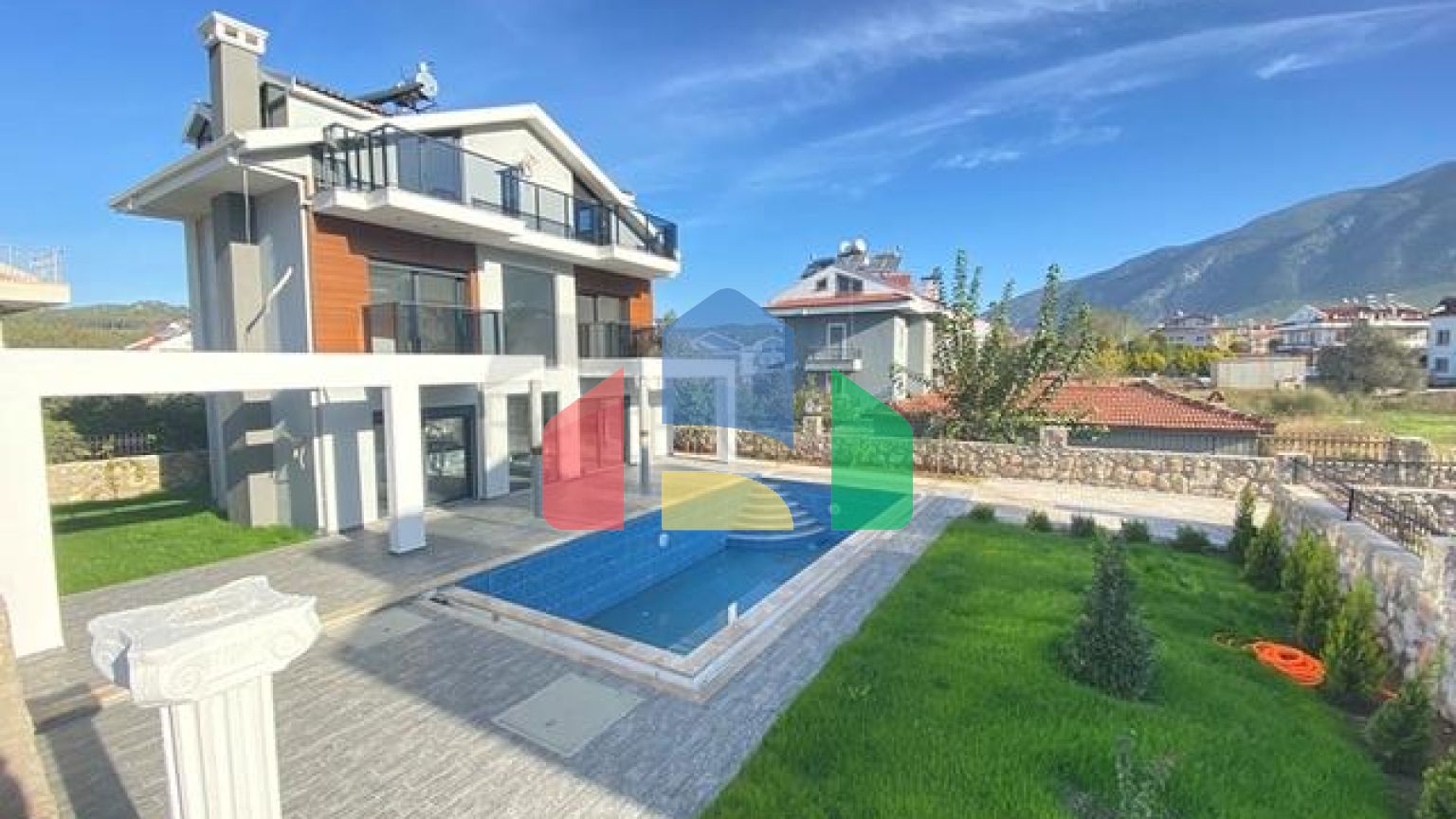 Вилла планировки 4+1 в районе Фетхие