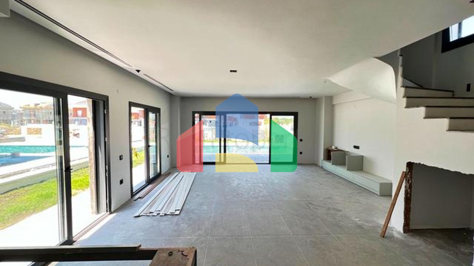 Вилла планировки 4+1 в районе Фетхие