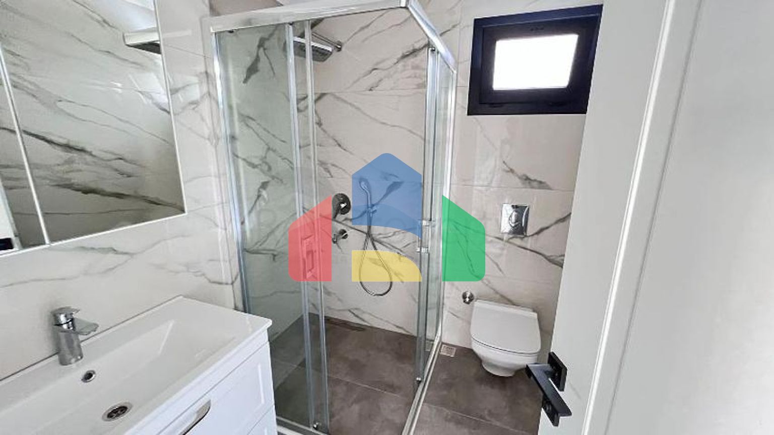 Вилла без мебели планировки 5+1 в районе Фетхие